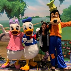 Meet your Posher, Pilar